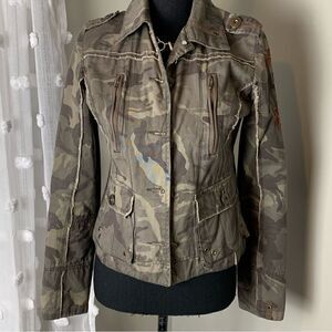 By Deep Branded camouflage button front army jacket with pockets size Medium